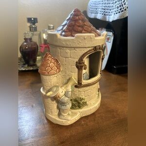 Vintage 1980 Otagiri Camelot Rotating Ceramic Music Box Castle & Princess King